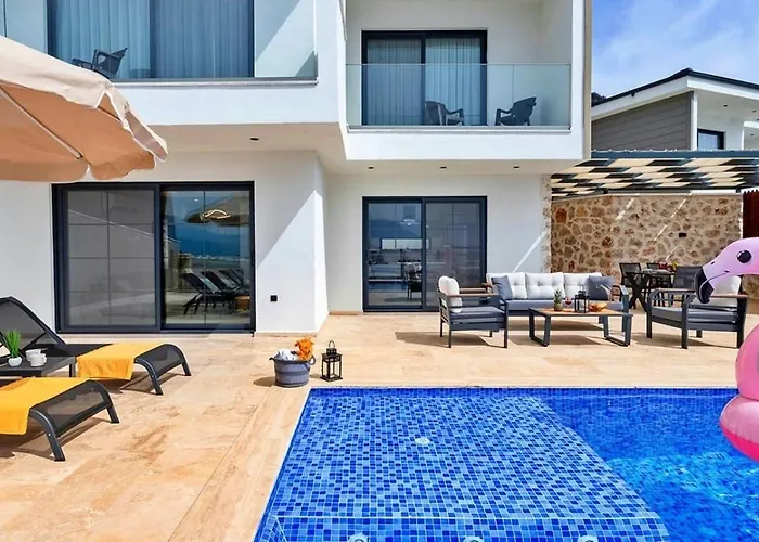 Yesilkoey 2 Bedroom Secluded With Private Pool Hot Tub * カルカン