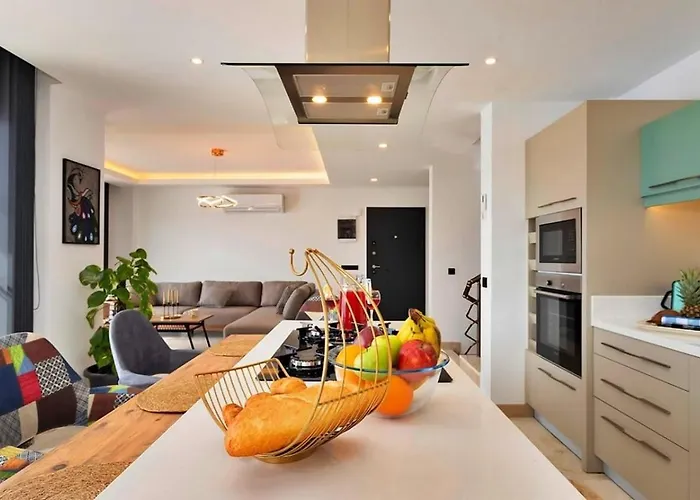 Yesilkoey 2 Bedroom Secluded With Private Pool Hot Tub *