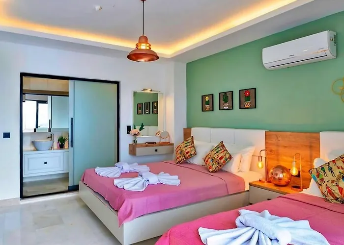 Yesilkoey 2 Bedroom Secluded With Private Pool Hot Tub *