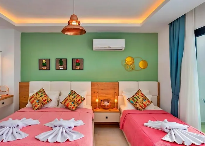 Yesilkoey 2 Bedroom Secluded With Private Pool Hot Tub ヴィラ *