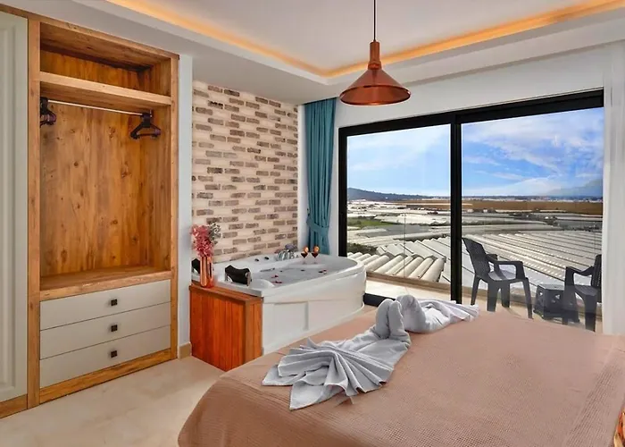 ヴィラ Yesilkoey 2 Bedroom Secluded With Private Pool Hot Tub