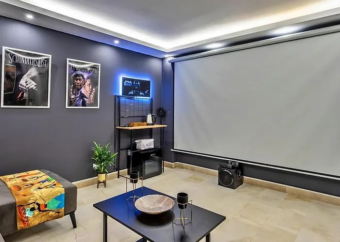 ヴィラ Yesilkoey 2 Bedroom Secluded With Private Pool Hot Tub