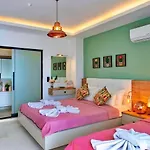 Yesilkoey 2 Bedroom Secluded With Private Pool Hot Tub *