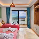Yesilkoey 2 Bedroom Secluded With Private Pool Hot Tub *