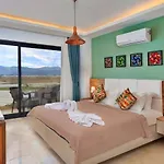 Yesilkoey 2 Bedroom Secluded With Private Pool Hot Tub Vilă