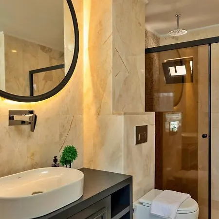 Yesilkoey 2 Bedroom Secluded With Private Pool Hot Tub 빌라