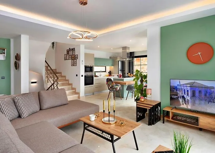 Yesilkoey 2 Bedroom Secluded With Private Pool Hot Tub *