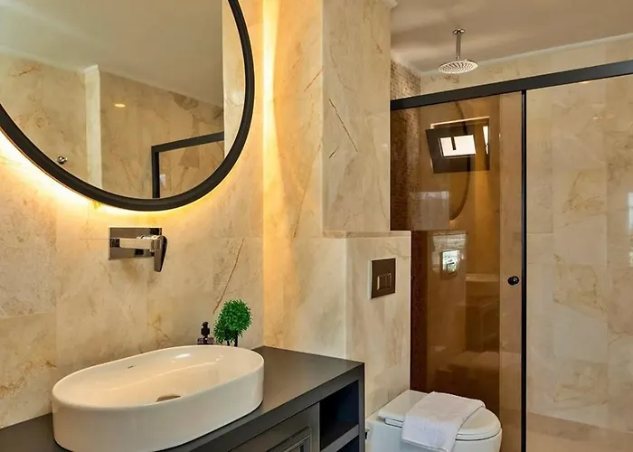 Yesilkoey 2 Bedroom Secluded With Private Pool Hot Tub Villa